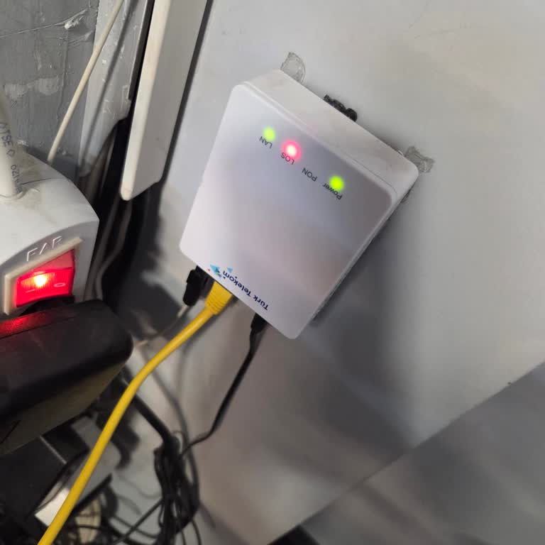 Acil İnternet Kesintisi Ve Cevapsız Müşteri Hizmetleri İş Akışını Bozdu