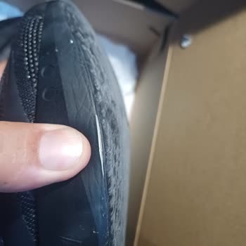 Adidas Ayakkabıda Açılma Ve Mağaza Müdürünün Saygısız Tutumu