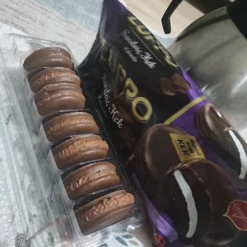 Bozulmuş Renk, Ekşi Tat Ve İçinde Kurtlanma Bulunan Luppo Sandviç Kek Şikayeti