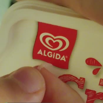 Algida Dondurmadan Tırnak Çıkması