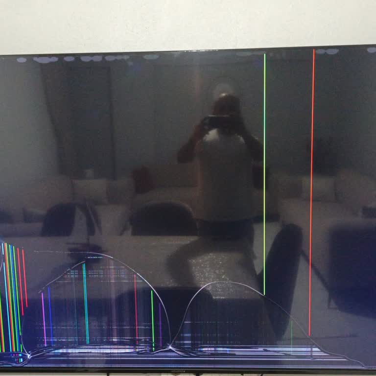Yeni Alınan Grundig Televizyonda Ekran Arızası, Yetkili Servisin Kullanıcı Hatası İddiası