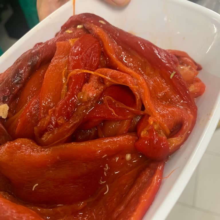 Migros Şubesinde Bozuk Kırmızı Köz Biber Satışı Müşteriyi Sağlık Açısından Endişelendirdi