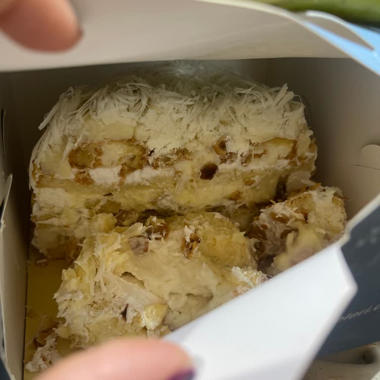 Ekşi Yaş Pasta Çocukların Hastalanması Ve Mağaza İlgisizliği Ücret İadesi Talebi
