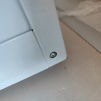 Hasarlı Buzdolabı Teslimi, Teşhir Ürünü Teklifi Ve Bayi Oyalaması