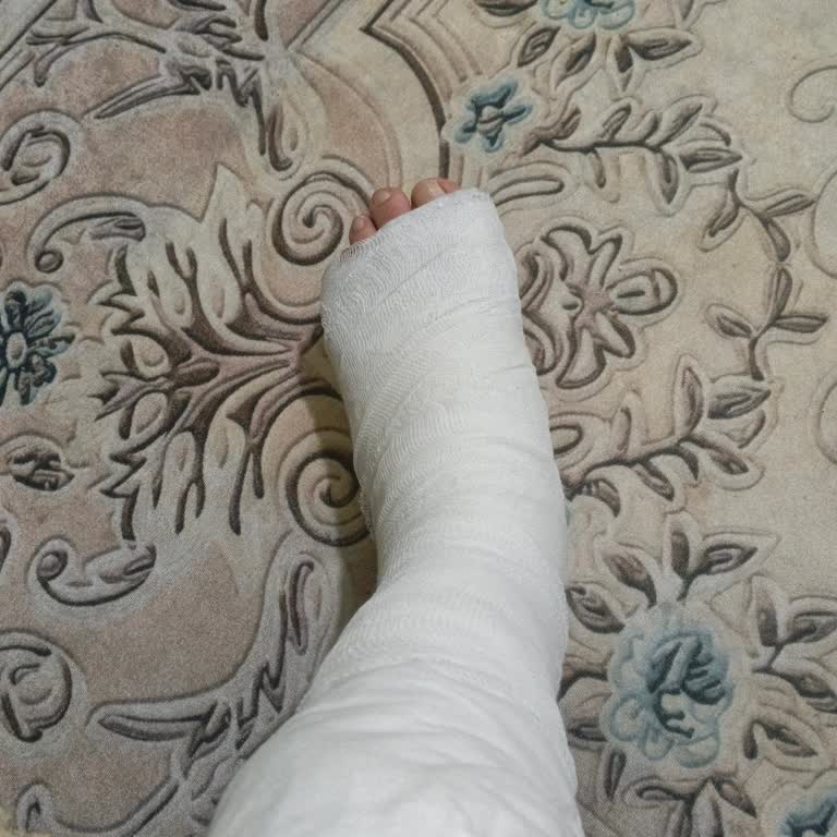 Ortopedi Bölümünde Uzun Bekleme Ve İlgisiz Doktor Tutumu