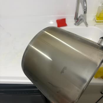 Fissler Vitaquick Düdüklü Tencerenin İlk Kullanımda İçinde Lekeler Ve Dışında Kararmalar