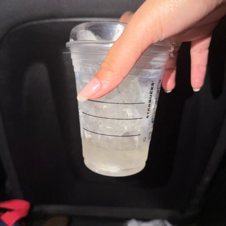 Starbucks Cold Lime İçeceği Aşırı Buzlu Ve Az Miktarlı