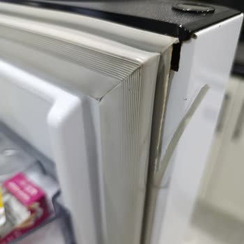 Arçelik Buzdolabının Alt Kısmı Soğutmuyor Ve Servis Sorunu Görmezden Geliyor