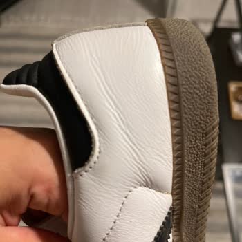 Adidas Samba Ayakkabısında Kırışıklık Ve Logo Sökülmesi