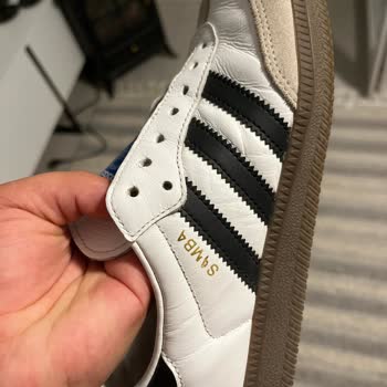 Adidas Samba Ayakkabısında Kırışıklık Ve Logo Sökülmesi