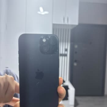 Şarj Sırasında Isınan Iphone 15’in Arka Camı Kırıldı Ve Garanti Değişimi İsteniyor