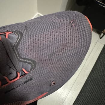 Asics Novablast 5 Ayakkabısında Erken Yırtılma Ve Garanti Reddi
