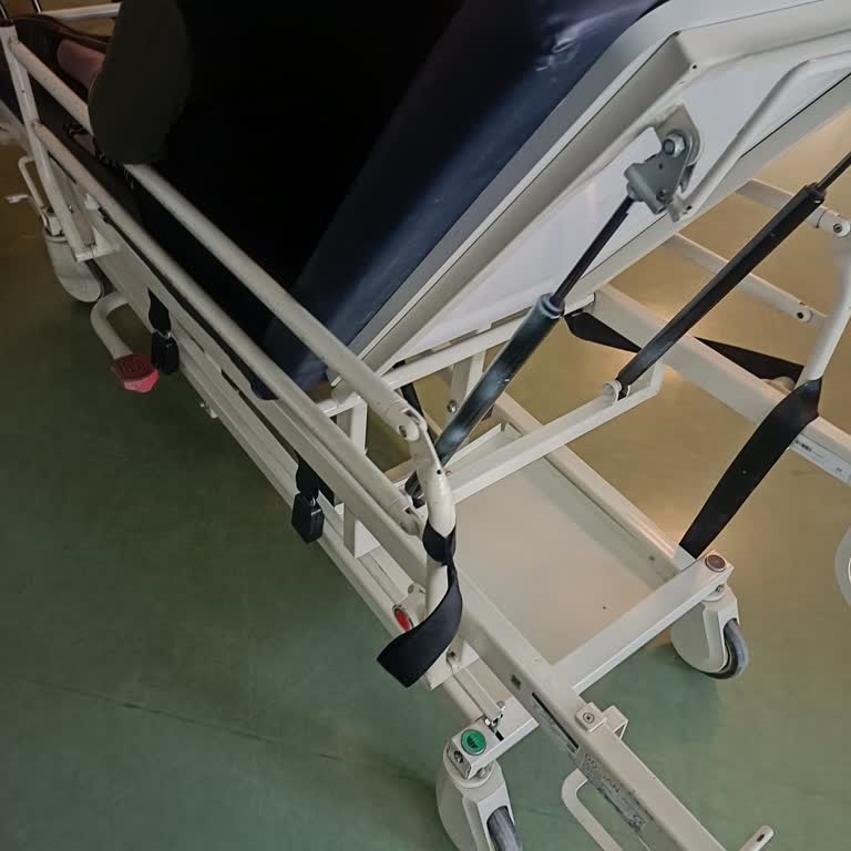 Kayseri Şehir Hastanesi'nde Tekerlekli Sandalye Yetersizliği
