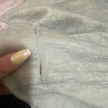 Saten Yeşil Takımdaki Dikiş Sorunu Ve Geri Dönüşsüz Müşteri Hizmeti