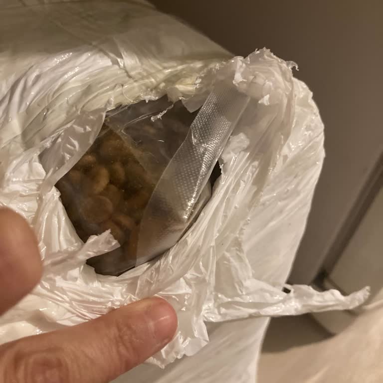 Yanlış Kedi Maması Gönderimi Ve Cevapsız Müşteri Hizmetleri Nedeniyle 3000 TL İade Talebi
