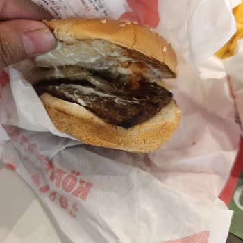 Burger King Şubesinde Küçük Porsiyon Ve Kalitesiz Ürün Şikayeti