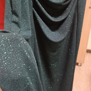 Abiye Merkezinde Görseldeki Saten Elbise Yanlış Ürün Olarak Teslim Edildi