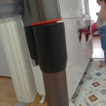 Philips Dik Süpürge Üç Kez Servise Gönderildi, Sorun Çözülmedi Ve İade Talep Ediliyor