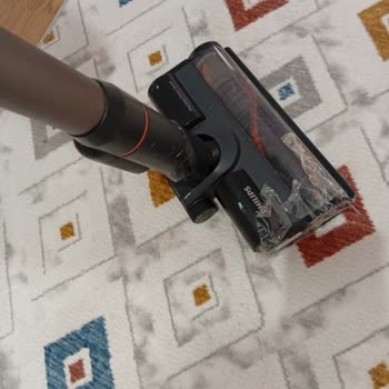 Philips Dik Süpürge Üç Kez Servise Gönderildi, Sorun Çözülmedi Ve İade Talep Ediliyor