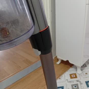 Philips Dik Süpürge Üç Kez Servise Gönderildi, Sorun Çözülmedi Ve İade Talep Ediliyor