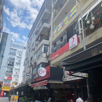 Kızılay’ın Kapalı Şubeleri Ve Yetersiz Yardımı Depremzedeyi Çaresiz Bırakıyor