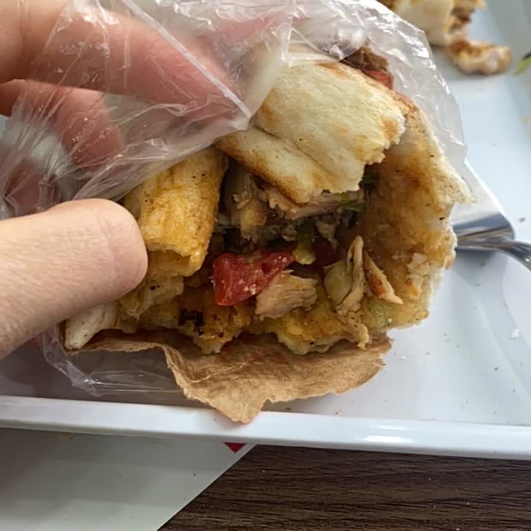 Gerçek Döner Şubesinde Kupkuru Ve Lezzetsiz Yemek, Alerjiyi Göz Ardı Eden Servis