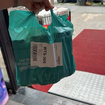 Watsons'tan Gelen Şampuanlar Hasar Görmüş, Müşteri Hizmetlerinden Yanıt Gelmemiş