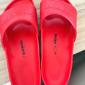 Birkenstock Online Alınan Kırmızı Terliğin Kalite Ve Orijinallik Sorunu