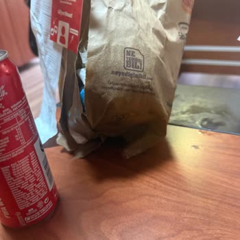Sırılsıklam Burger King Siparişi, Kurye Sorumluluk Almadı, Canlı Destek Çözüm Sunmadı