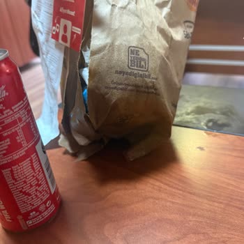 Sırılsıklam Burger King Siparişi, Kurye Sorumluluk Almadı, Canlı Destek Çözüm Sunmadı