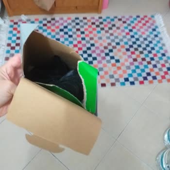 Son Kullanma Tarihi Aşan Ürünler Ve Patlamış Eldiven Şikayeti