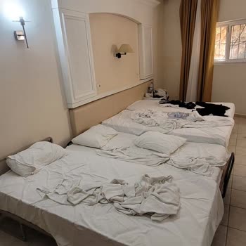 Marmaris Mirage World Otelinde Bekletilme, Ayrımcılık Ve Küf Kokulu Oda Şikayeti