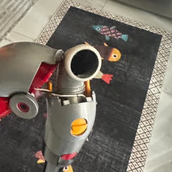 Dyson V12 Mobilya Altı Aparatının Çıt Sesli Kırılması Ve Kullanılamaz Hale Gelmesi