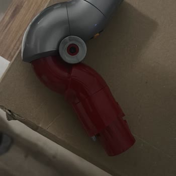 Dyson V12 Mobilya Altı Aparatının Çıt Sesli Kırılması Ve Kullanılamaz Hale Gelmesi