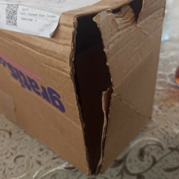 Kargo Açık Ve Yırtık Geldi, Fondöten Eksik Teslim Edildi