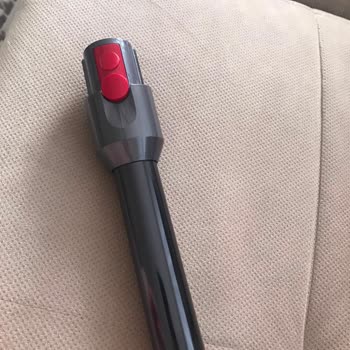 Dyson V12 Süpürge Boru Arızası Tekrarlıyor, Kalıcı Çözüm Talebi