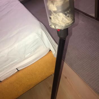 Dyson V12 Süpürge Boru Arızası Tekrarlıyor, Kalıcı Çözüm Talebi