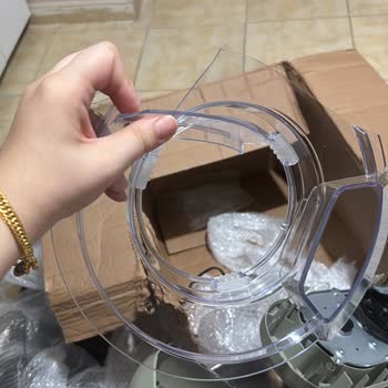 Sürat Kargo Silifke Şubesi Kırık Mikseri Teslim Etti
