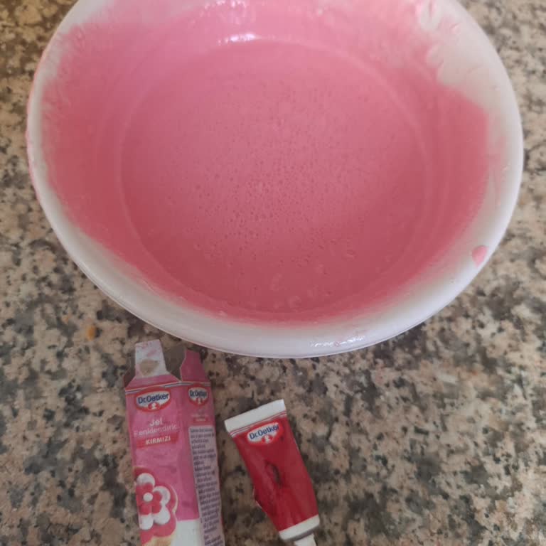 Dr. Oetker Kırmızı Jel Renklendiricinin Renk Değiştirmemesi Ve Mağduriyetim