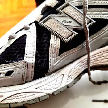 New Balance Ayakkabısının Kısa Sürede Yırtılması Ve İade Reddi