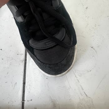 Puma Ayakkabısında İç Topuk Kırılması Ve Renk Solması