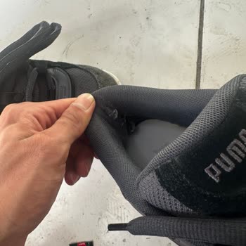 Puma Ayakkabısında İç Topuk Kırılması Ve Renk Solması