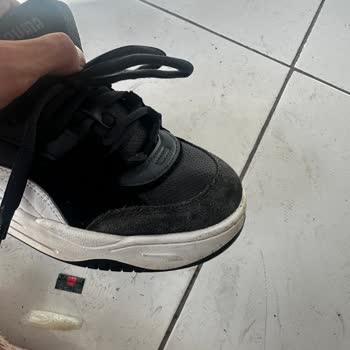 Puma Ayakkabısında İç Topuk Kırılması Ve Renk Solması