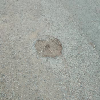 Malatya Büyükşehir Belediyesi Balaban Mahallesi Yolundaki Çukurlar Araç Hasarına Ve Güvenliğe Tehdit