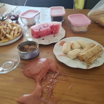 Tukaş Ketçap Şişesi Patlayarak Evi Kirletti; Çözüm Talebi