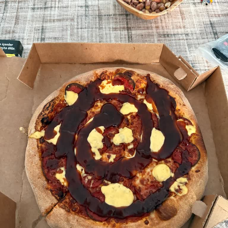 Eksik Ve Yanlış Pizza, Aşağılama Yapan Müşteri Temsilcisi