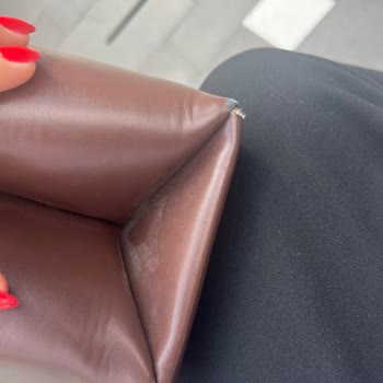 Zara Minimal Kese Çanta Üretim Hatası Kısa Sürede Deri Soyulması