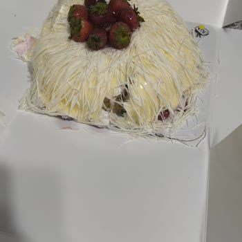 Ekin Pastanesi (Gaziantep) Sipariş Edilen Pasta Görünüm Ve Kalite Aykırılığıyla Geldi