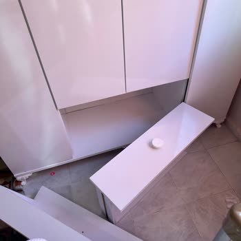 Garaj Home Yaren Dolabında Eksik Çekmece Rayı Ve Hasarlı Kapaklar Nedeniyle Mağduriyet