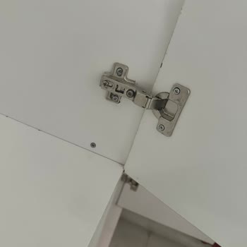 Garaj Home Yaren Dolabında Eksik Çekmece Rayı Ve Hasarlı Kapaklar Nedeniyle Mağduriyet